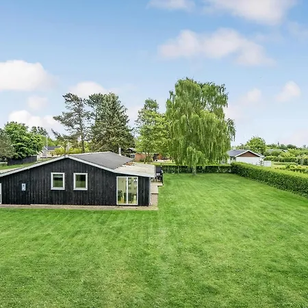 Pet Friendly In With Sauna Holiday home *