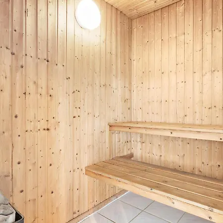 Beautiful In With Sauna بيت للعطل